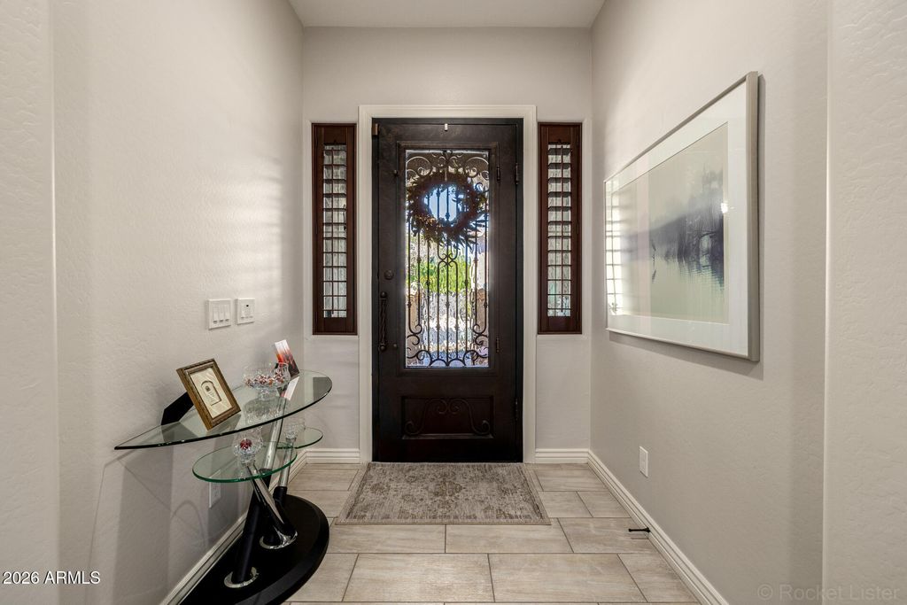 Image 8 of property listing at 23114 N 45th Place, Phoenix, AZ 85050