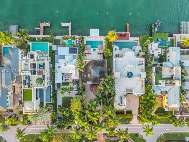 279 N Hibiscus Dr, Miami Beach, FL 33139