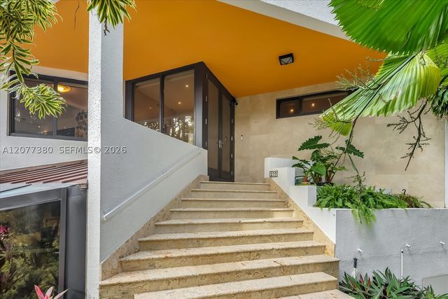 279 N Hibiscus Dr, Miami Beach, FL 33139