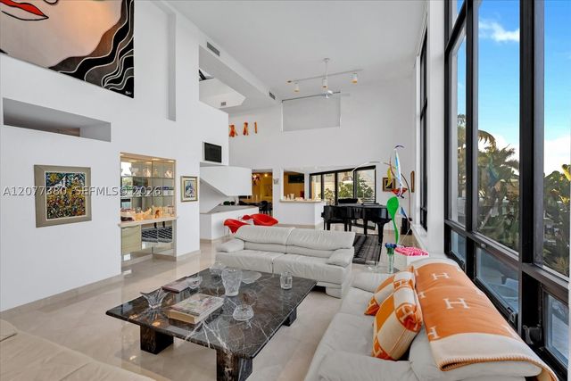 279 N Hibiscus Dr, Miami Beach, FL 33139