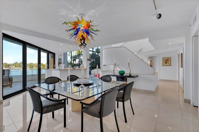 279 N Hibiscus Dr, Miami Beach, FL 33139