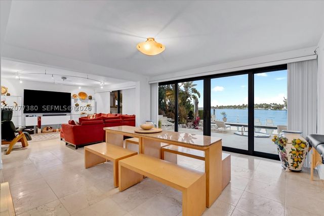 279 N Hibiscus Dr, Miami Beach, FL 33139