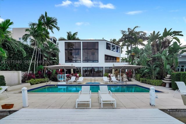 279 N Hibiscus Dr, Miami Beach, FL 33139
