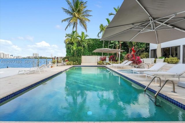 279 N Hibiscus Dr, Miami Beach, FL 33139