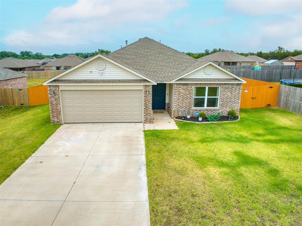 4346 Driftwood Drive, Harrah, OK 73045