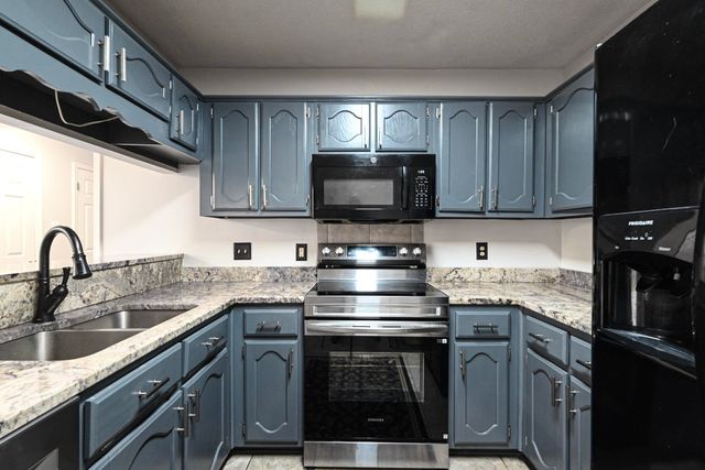 2995 WOODLAND ASH CV, Lakeland, TN 38002