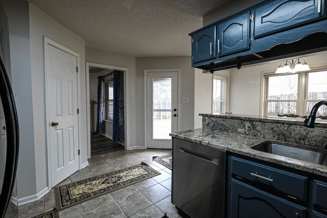 2995 WOODLAND ASH CV, Lakeland, TN 38002