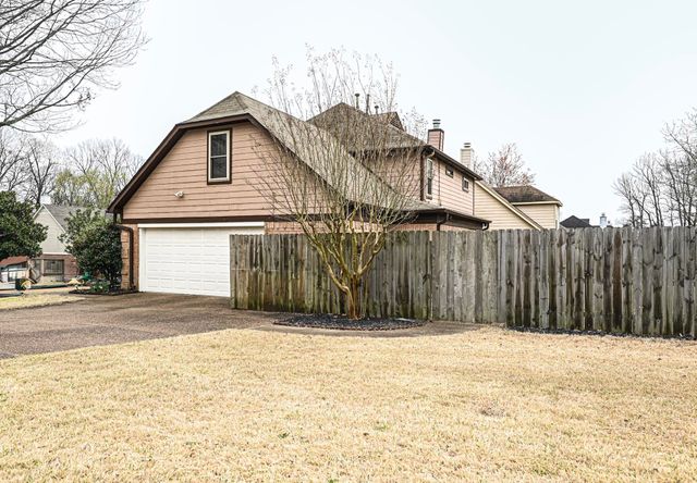 2995 WOODLAND ASH CV, Lakeland, TN 38002