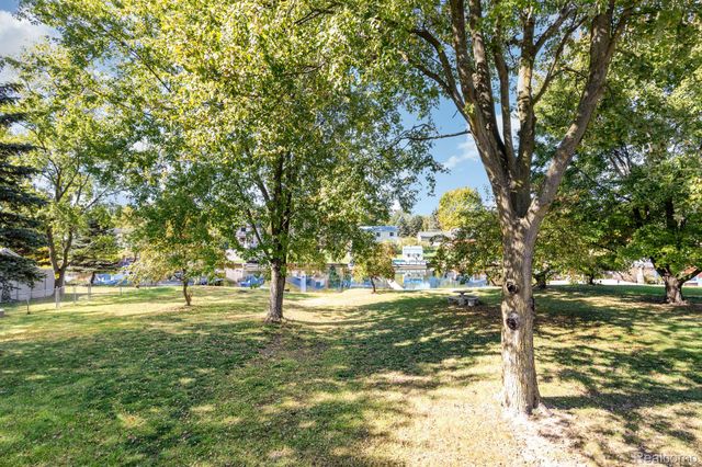 14108 North Road, Fenton, MI 48430