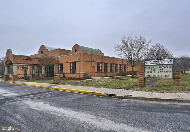 9704 48TH PL, College Park, MD 20740