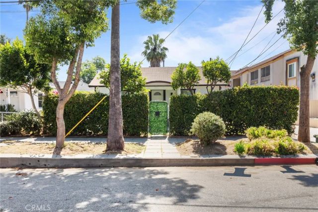 450 N Holliston, Pasadena, CA 91106
