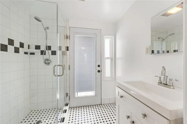 450 N Holliston, Pasadena, CA 91106