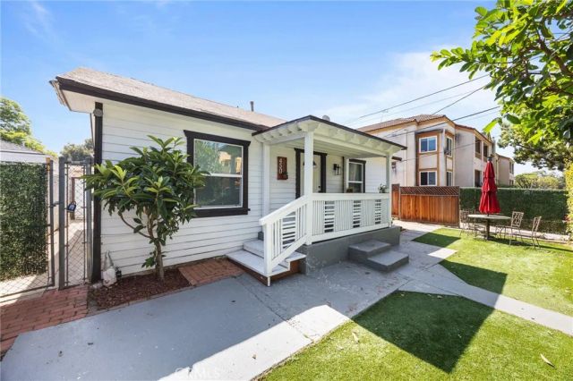 450 N Holliston, Pasadena, CA 91106
