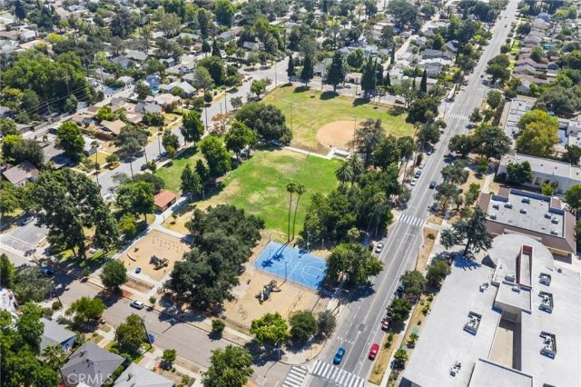 450 N Holliston, Pasadena, CA 91106