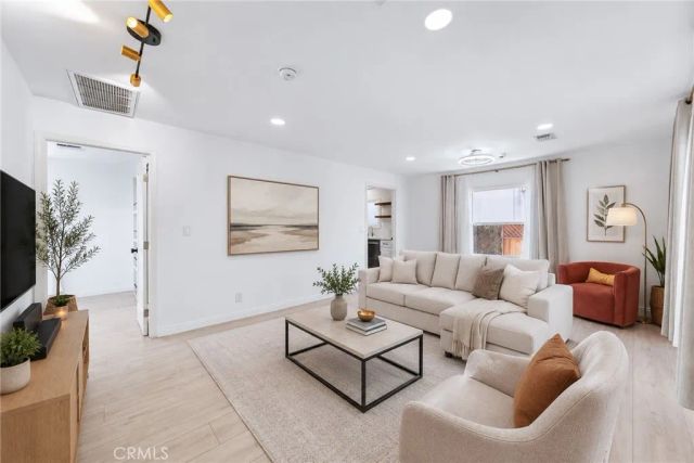 450 N Holliston, Pasadena, CA 91106