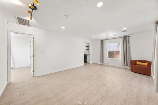 450 N Holliston, Pasadena, CA 91106