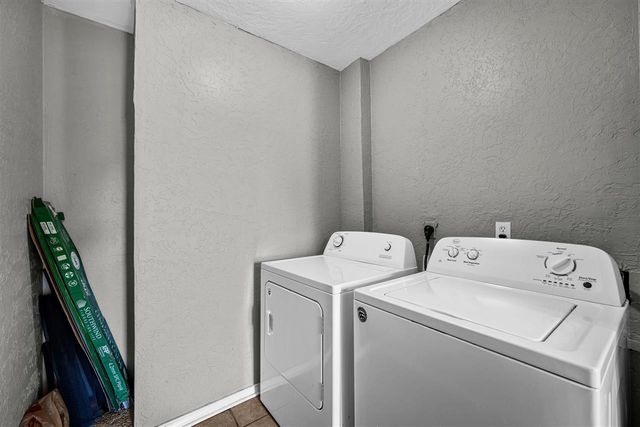 3814 SE Dorchester Dr, Lawton, OK 73501