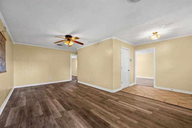 3814 SE Dorchester Dr, Lawton, OK 73501