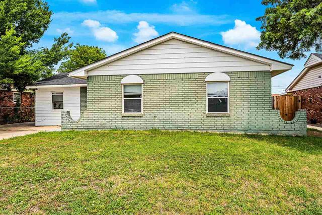 3814 SE Dorchester Dr, Lawton, OK 73501