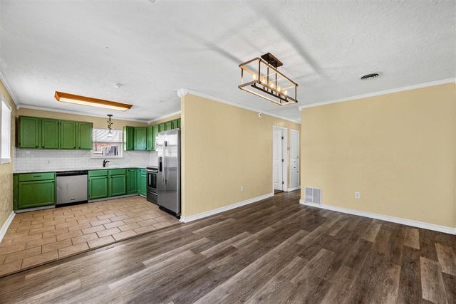3814 SE Dorchester Dr, Lawton, OK 73501