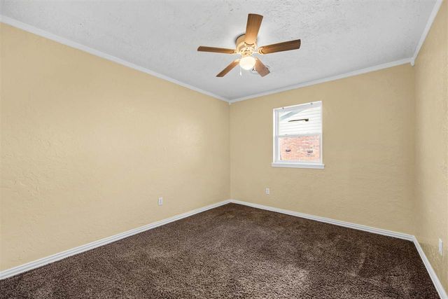 3814 SE Dorchester Dr, Lawton, OK 73501
