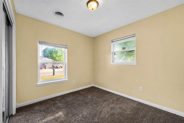 3814 SE Dorchester Dr, Lawton, OK 73501