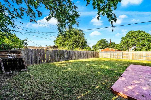 3814 SE Dorchester Dr, Lawton, OK 73501