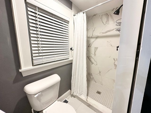 82 Belmont Ave, Brockton, MA 02301