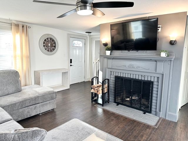 82 Belmont Ave, Brockton, MA 02301