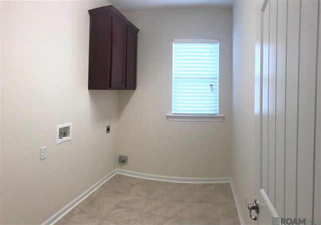 1418 Gardenia Ln, Baton Rouge, LA 70820