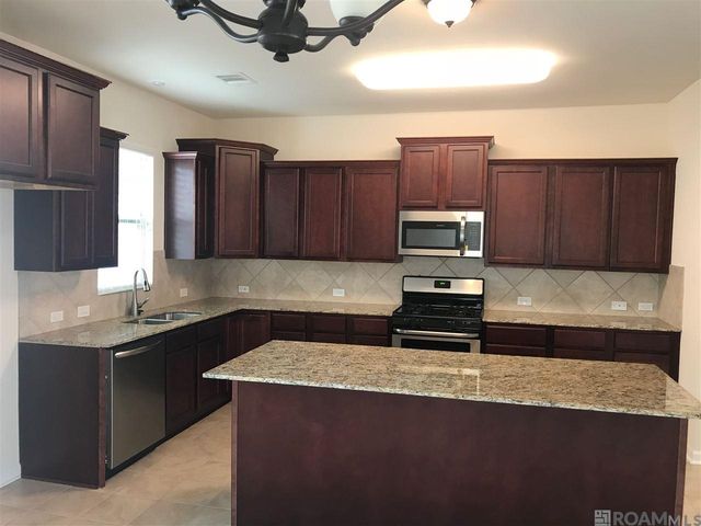 1418 Gardenia Ln, Baton Rouge, LA 70820