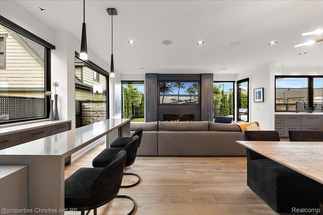 787 Ann Street, Birmingham, MI 48009