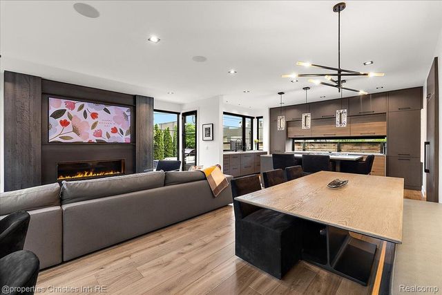 787 Ann Street, Birmingham, MI 48009