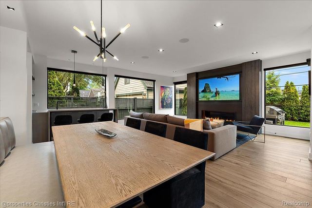 787 Ann Street, Birmingham, MI 48009