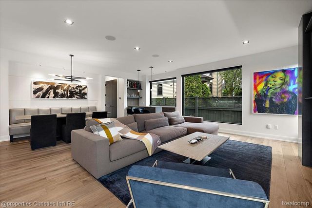 787 Ann Street, Birmingham, MI 48009