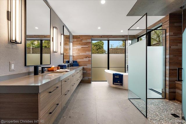 787 Ann Street, Birmingham, MI 48009