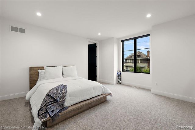 787 Ann Street, Birmingham, MI 48009