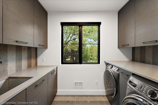 787 Ann Street, Birmingham, MI 48009