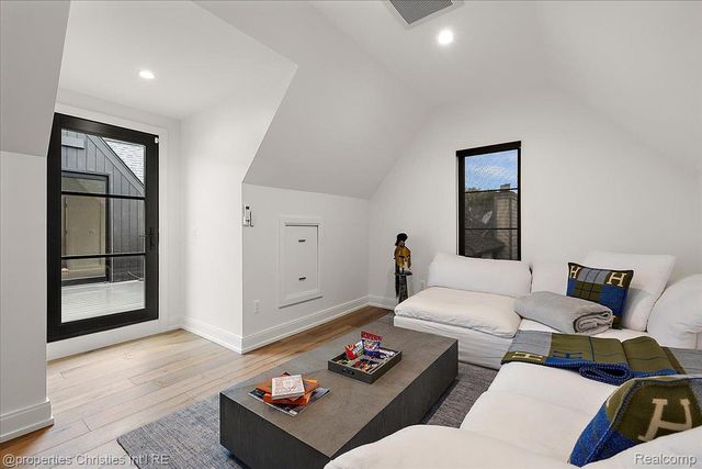 787 Ann Street, Birmingham, MI 48009