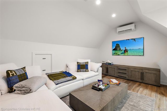 787 Ann Street, Birmingham, MI 48009