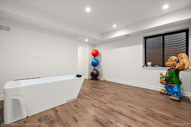 787 Ann Street, Birmingham, MI 48009