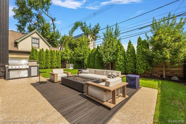 787 Ann Street, Birmingham, MI 48009