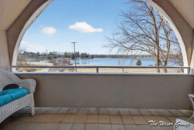 51536 Summit Street, Paw Paw, MI 49079