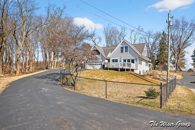 51536 Summit Street, Paw Paw, MI 49079