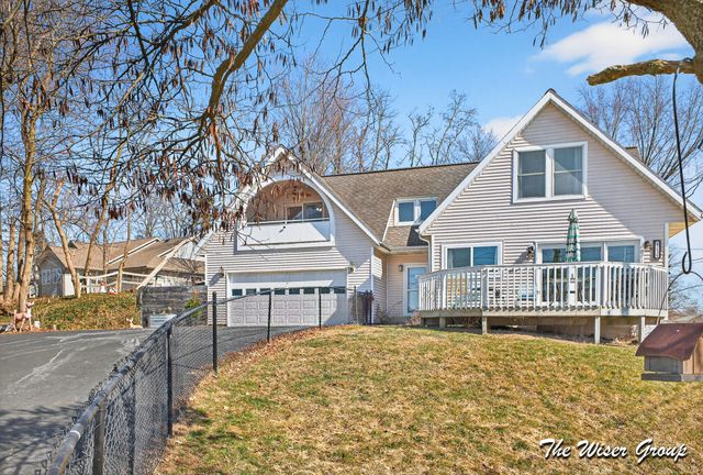 51536 Summit Street, Paw Paw, MI 49079