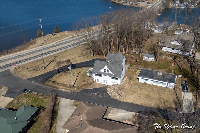 51536 Summit Street, Paw Paw, MI 49079