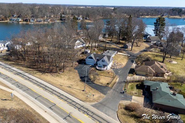 51536 Summit Street, Paw Paw, MI 49079