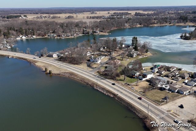 51536 Summit Street, Paw Paw, MI 49079