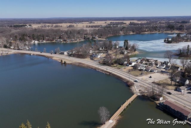 51536 Summit Street, Paw Paw, MI 49079