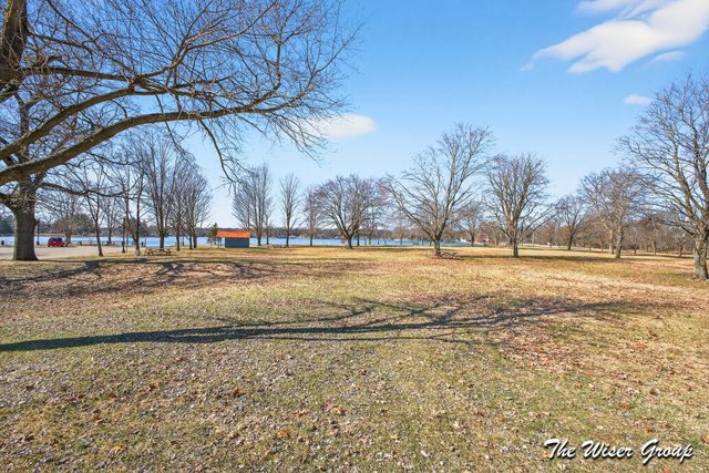 51536 Summit Street, Paw Paw, MI 49079